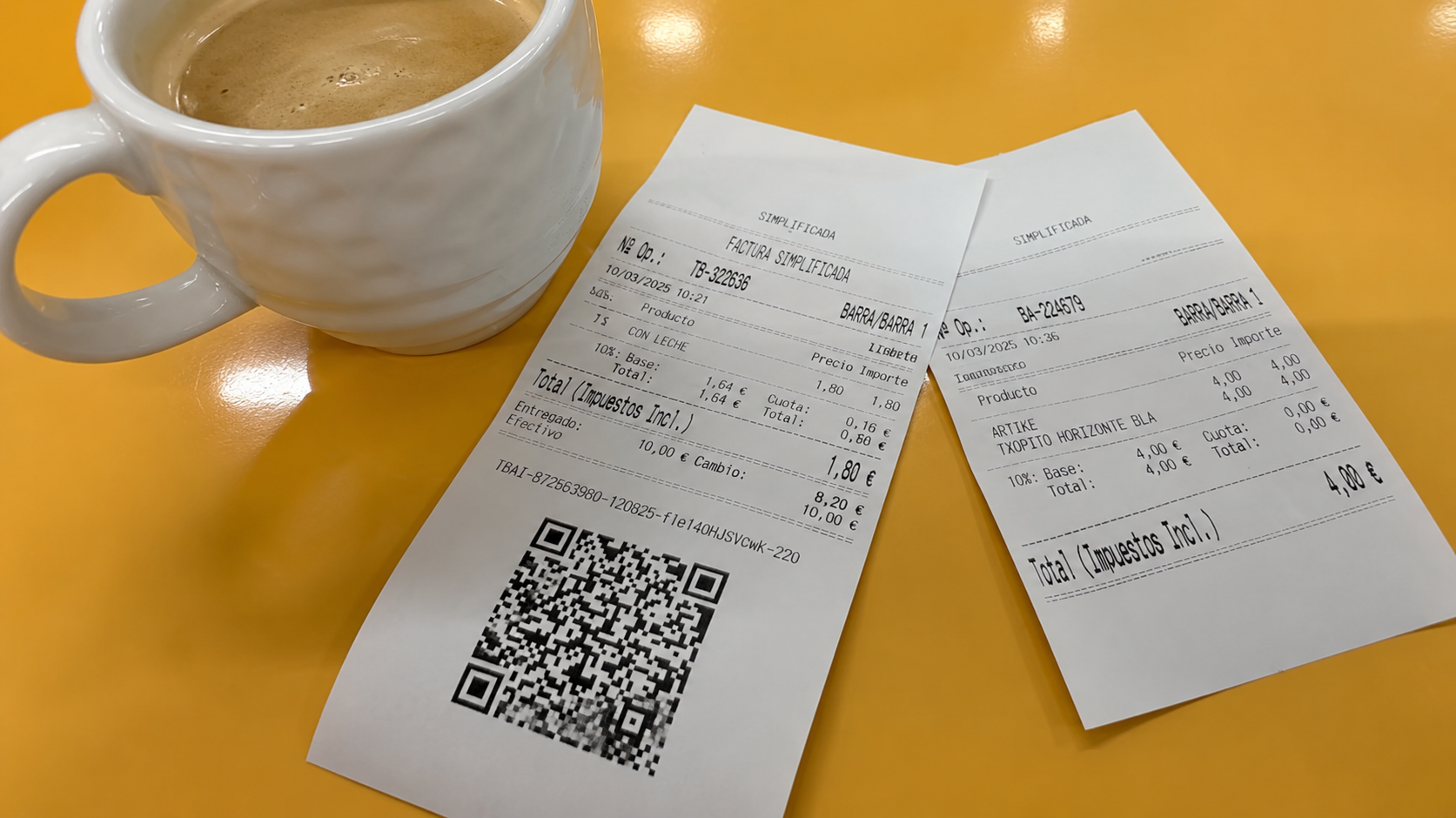 Comparativa entre comprar y alquilar un TPV para negocios de hostelería y comercios con terminal de punto de venta, impresora de tickets y datáfono.